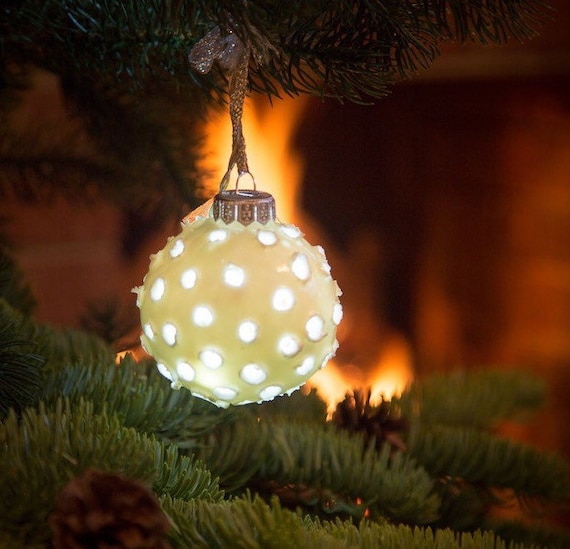 Omicron Bombenkugel, leuchtende Vulkan-Weihnachtskugel