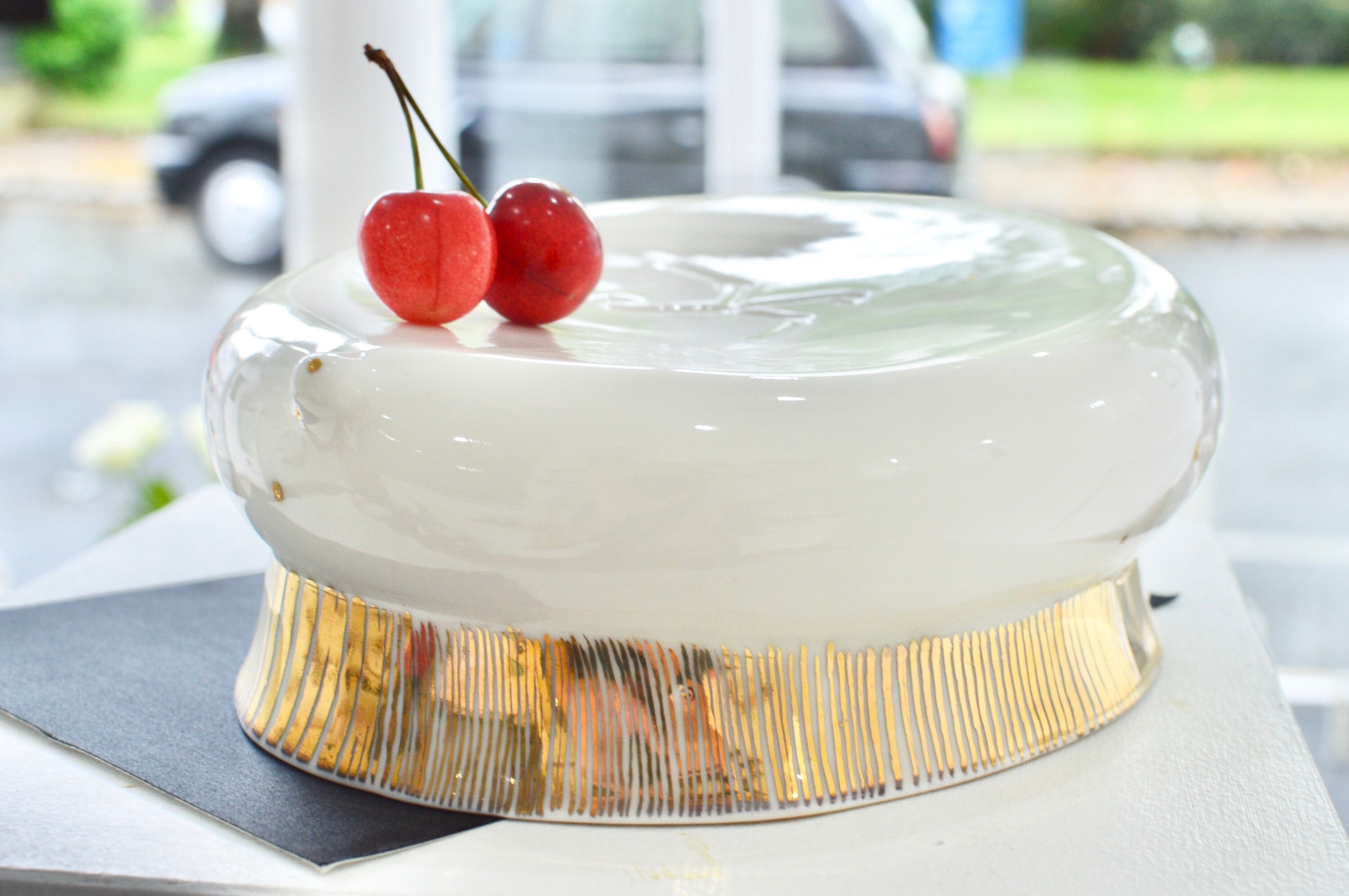 Bol de Fruits Ovale Plaqué Or avec Collier