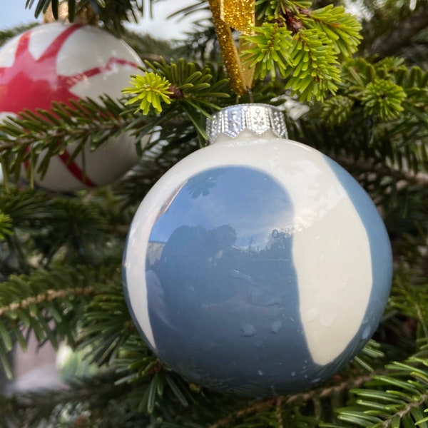 grey swirl christmas bauble