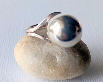 Vintage Modernist Sterling Silver Ring Ball, Geometric Ring Size 7, Abstract Ring, 925 Fashion Ring, 925 Sterling Ring Size 7 Modern Ring