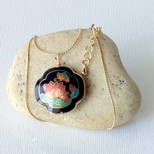 Cloisonne Necklace Two sided Three-Dimensional Flower Pendant  9+2" Chain Necklace Puffy Gold Tone Pendant, Vintage Cloisonne 70's Jewelry