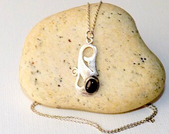 Sterling Silver Garnet Pendant 18" Necklace Garnet Gemstone Dotty Necklace, 925 Garnet Jewelry, Garnet Silver, Art Deco Garnet Pendant