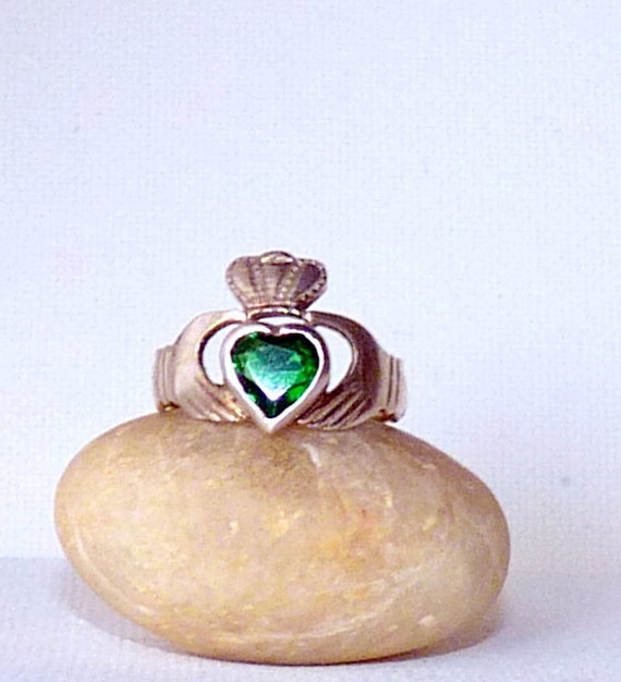 Vintage Claddagh Ring Size 7 Emerald Irish Sterlin