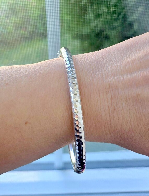 Sterling Silver Bangle Bracelet, QVS Hinged Silver Vintage Bracelet, Sterling Bangle, Etched Bracelet, 925 Silver Bangle, Sterling Jewelry