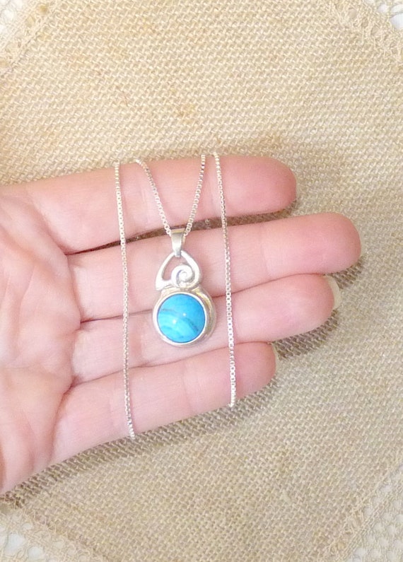 Silver chain 2024 with blue stone