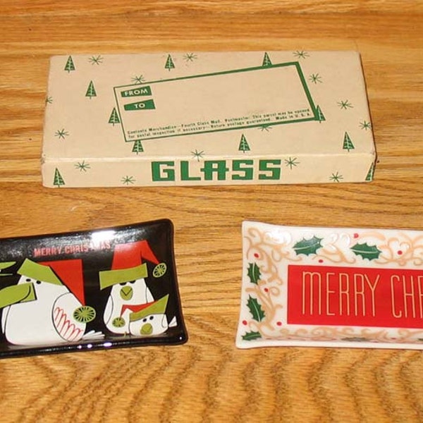 Houze Art Glass Merry Christmas Set Of 2 Ashtray Trinket Candy Dish Original Box Mid Century
