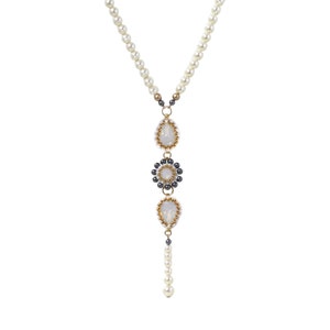 Swarovski crystal and pearls necklace, Delicate pendant necklace, Handmade beaded necklace, Statement pearl necklace