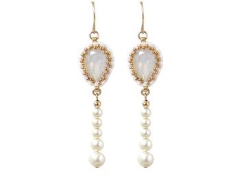 Swarovski crystal and pearl earrings, Teardrop bridal earrings, Wedding earrings for bridesmaids, Beaded pearl earrings