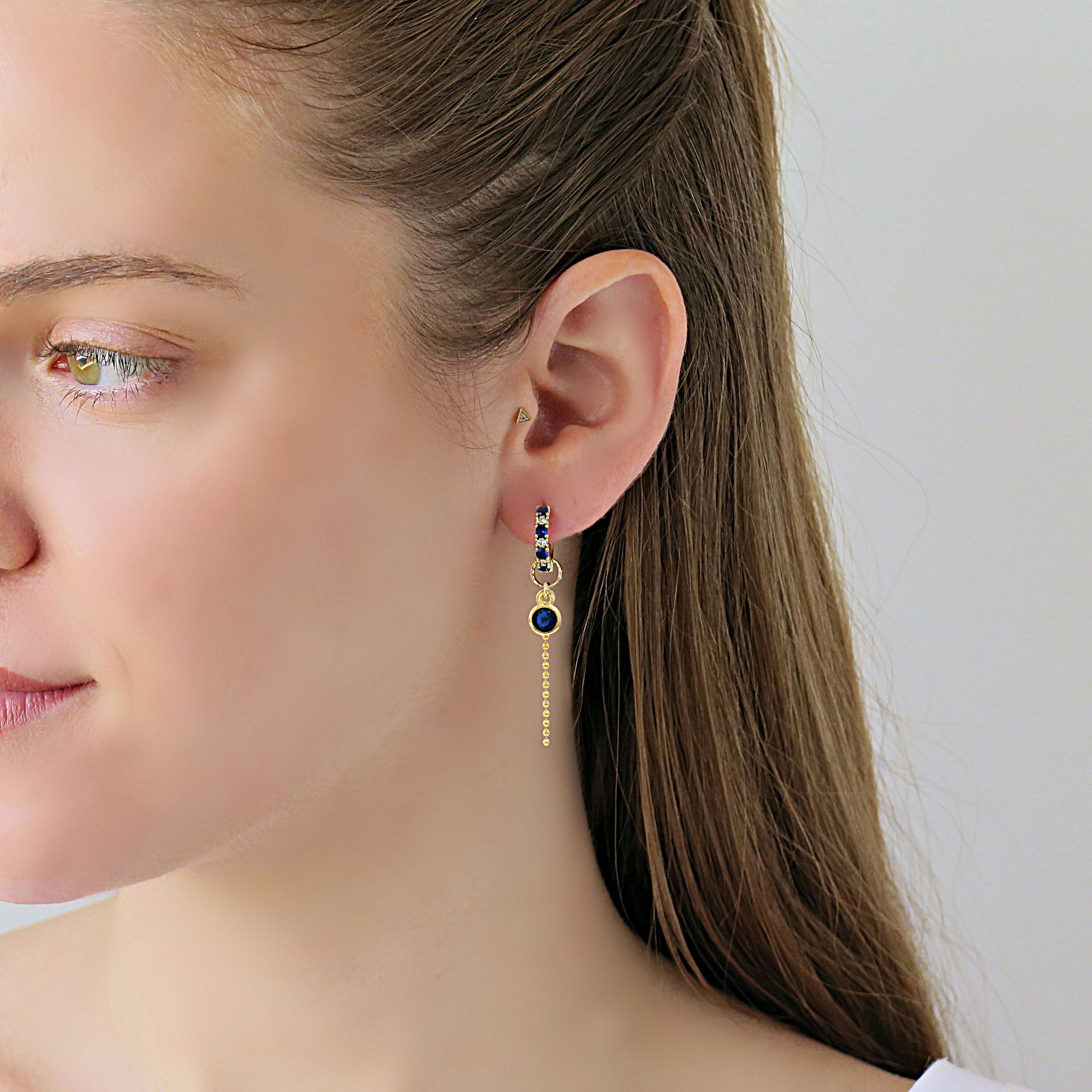 Boucles D'oreilles Plaqué Or Avec Zircon Bleu – Clous – Neuf Avec étiquettes