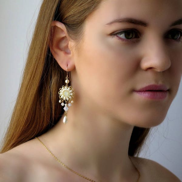 Pearl chandelier wedding bridal earrings, Statement boho earrings for wedding party, White and gold Swarovski beaded earrings