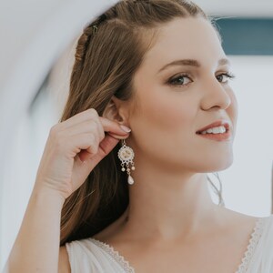 Swarovski Champagne Crystal & Pearl Bridal Earrings, Elegant Dangle Wedding Jewelry, Unique Chandelier Style, Ideal for Bridal Occasions