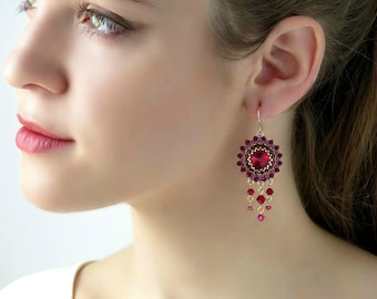 boucles d'oreilles pendants couleur rouges