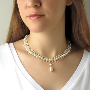 Swarovski crystal and pearl choker weddings necklace, Statement necklace for bride, Vintage style weddings necklace, Elegant beaded necklace