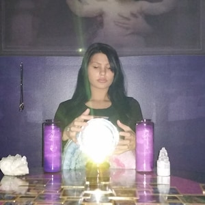 Fullständig psykisk läsning av Amanda Clairvoyant Tarotkort och 3 frågor Över 20 års erfarenhet av alla läsningar Skriftlig rapport och PDF