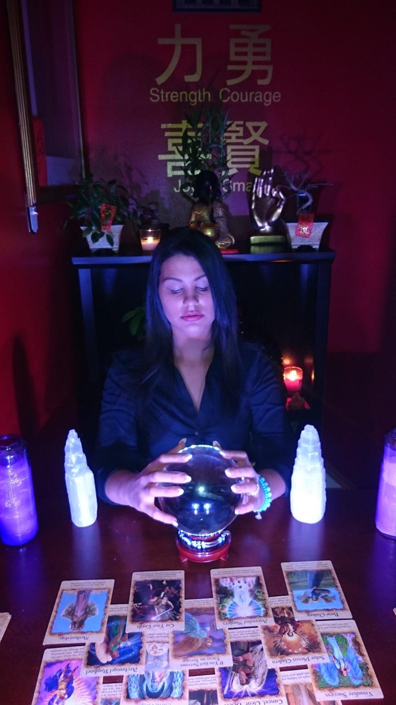 Psychic Amanda performing a same hour 1 hour one hour Psychic reading