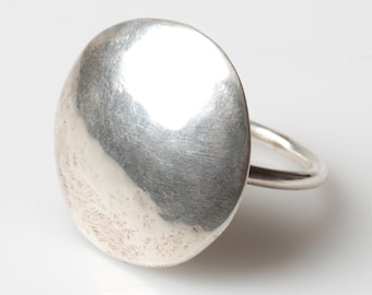 Anello bombato, anello d'argento bombato, anello di dichiarazione, anello grosso, grande anello d'argento, anello grosso, gioielli grossi, anello d'argento cavo