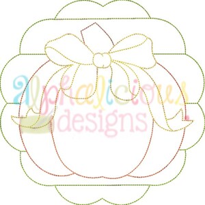 Puede incluir: Un dibujo de l&iacute;nea simple de una calabaza con un gran lazo en la parte superior. La calabaza est&aacute; delineada en marr&oacute;n y el lazo en amarillo. La imagen est&aacute; sobre un fondo blanco.