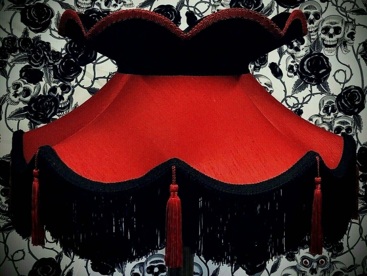 Black and red lamp shade online