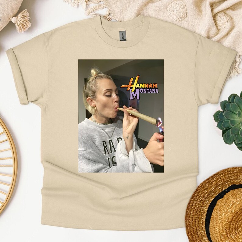 Mileyy C.yruss Smoking Png, Hannah Montana Funny Smoking Png, Funny ...