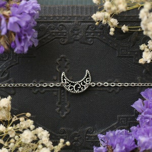 Crescent Moon Silver Ornate Bracelet with Stainless Steel Chain & Clasp
