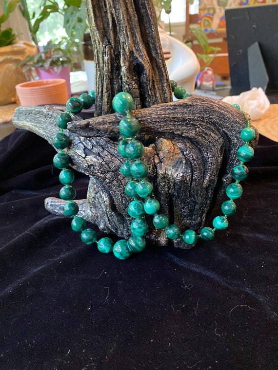 Malachite graduated beaded necklace