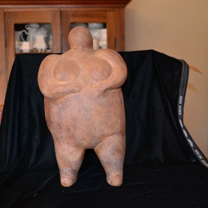 Contemporary Venus Statue by Schwarm