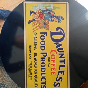 Placa de papelão Dauntless Coffee dos anos 1950