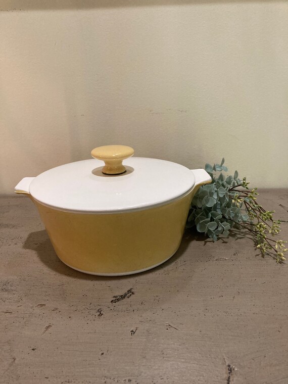 Vintage Corning Ware 1 3/4 Quart Casserole and Lid. Yellow