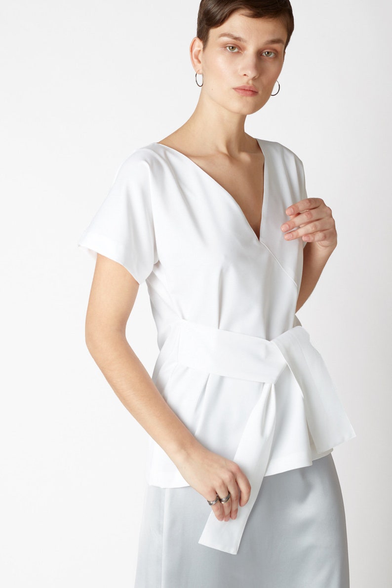 Minimal top with belt PLAN / white top / summer top / white blouse / OHMY image 2