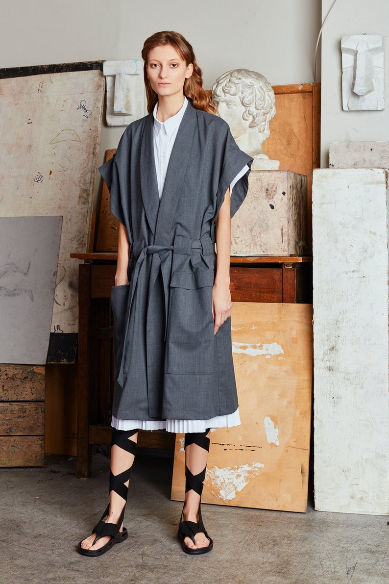 Gilet oversize / Gilet long / Gilet minimal / Gilet en laine / Gilet avant-gardiste / Vêtements grande taille / Vêtements de créateurs / Haut enveloppant / Gilet kimono image 1