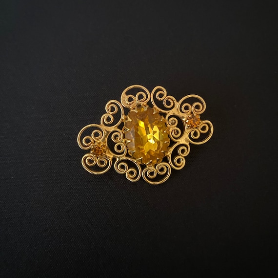 Gold and Yellow Scroll Brooch - image 1