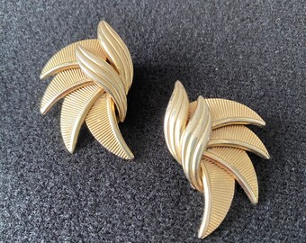 Marboux (Boucher) Gold Clip on Earrings