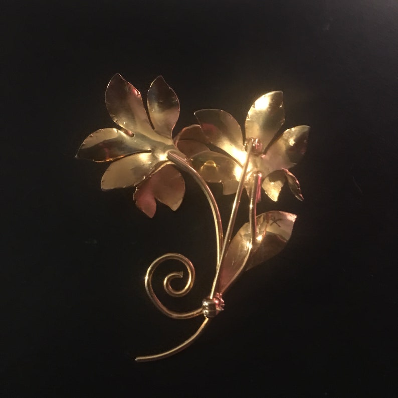 Gold 3D Heavily Detailed Flower Brooch Vintage Jewelry