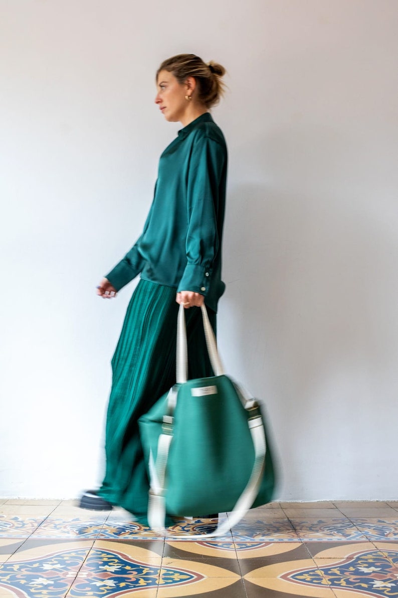 Green work tote bag for women, green shoulder canvas tote bag for everyday, green everyday shopper bag, urban shoulder maxi bag green color image 3