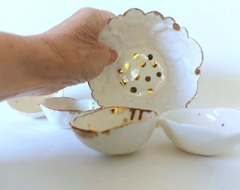Set of White ceramic porcelain bowls, gold luster 24K, gold dots, mini bowls, gold pottery, contemporary ceramic, jewellery bowl, set of 5