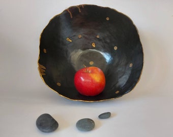 Black ceramic bowl, gold luster 24K, large ceramic bowl, centerpiece dish, kitchen dinnerware, fruit bowl, black pottery, collectable bowl