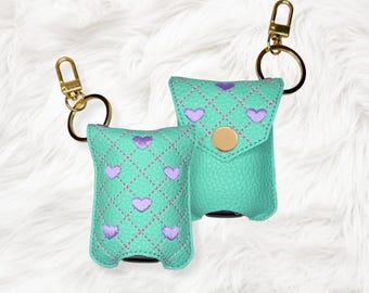 Soporte para desinfectante de manos ITH 5x7 de 1 oz con corazones, soporte para desinfectante de manos con forma de manzana, para bordado en bastidor, archivo de bordado a máquina, descarga instantánea (descarga digital).