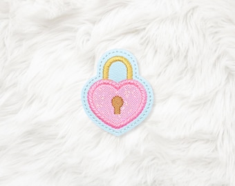 Lazo navideño de fieltro con forma de corazón ITH 4x4, en bastidor, archivo de bordado a máquina, descarga instantánea (descarga digital)