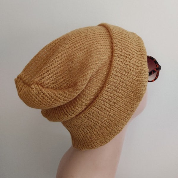 Bonnet en maille lâche jaune moutarde / par Chiqué*