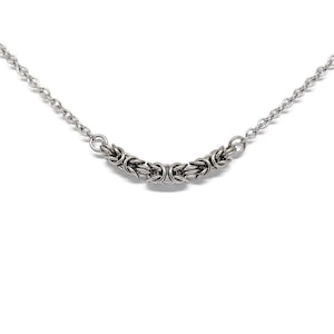 Tiny Byzantine Focal Chainmaille Necklace, Byzantine Chainmaille, Minimalist Pendant, Stainless Steel Choker