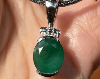Natural Emerald Sterling Silver Pendant,Bright Green Emerald,Faceted Brilliant Cut Pendant,Genuine Emerald Jewelry,Small Oval Pendant 925