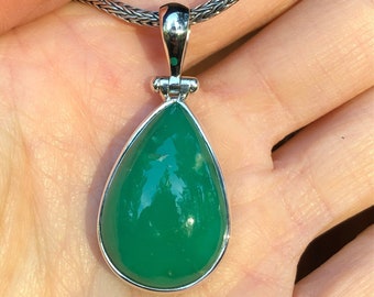 Chrysoprase Pendant,Bright Green Gemstone Pendant,Large Chrysoprase in 925 Sterling Silver,Natural Chrysoprase Stone,Quality Stone Jewelry