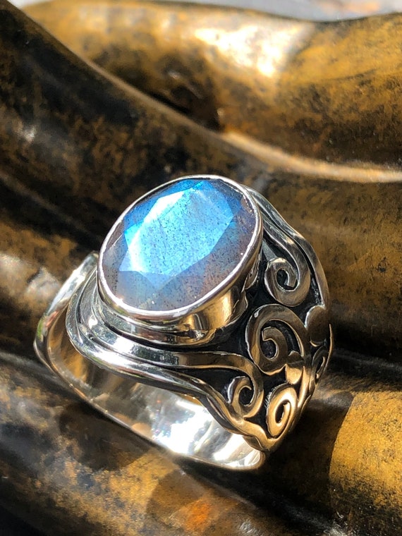 Faceted Oval Labradorite Wide Band Ring Faceted Oval Labradorite Wide Band Ring