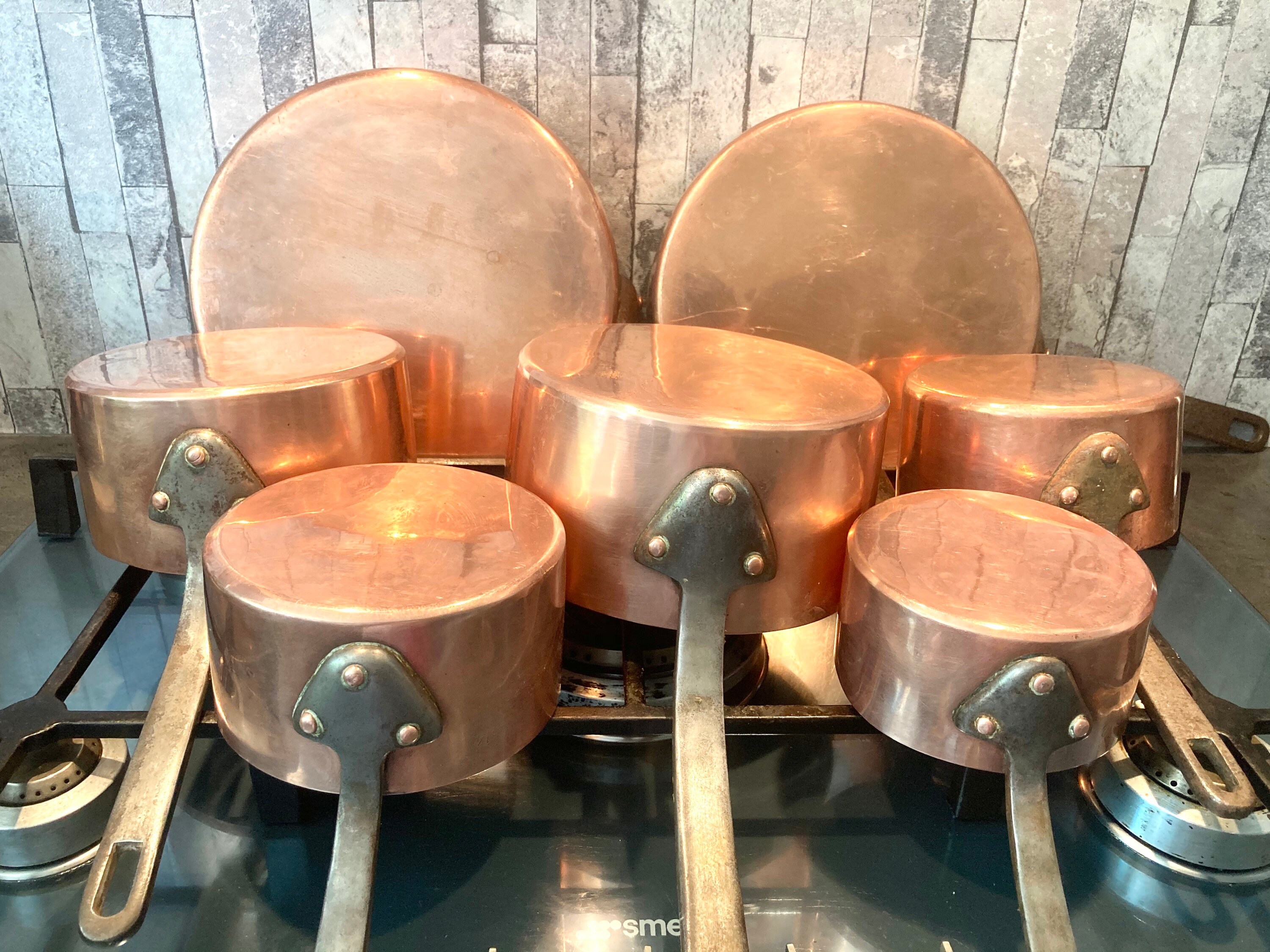 7 Français Professional Antique Copper Pans Set Wrought Iron Triangular Handles Bubble Rivets Paris,