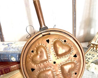 Antique Copper Bed Warmer with Long Turned Wood Handle - Heart Repoussé Fireplace Wall Decor #G-1000-107