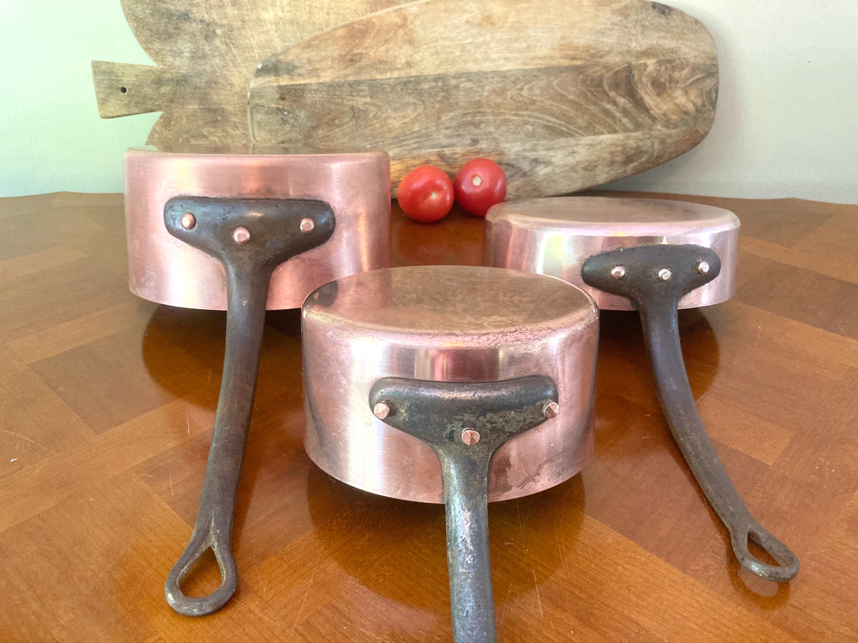 Collection of vintage French copper saucepans – Chez Pluie
