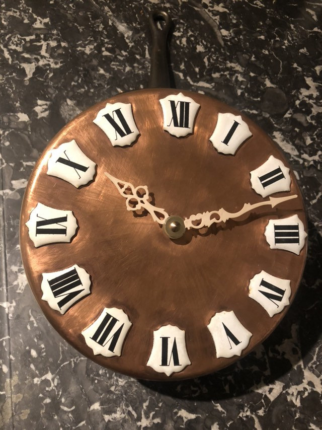 Martelé Pan Horloge Murale en Cuivre