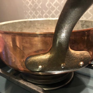 French Copper Cookware Saute Pan Skillet with Lid 25cm Stamped Fabrication Francaise Paris, France #5-9176-23