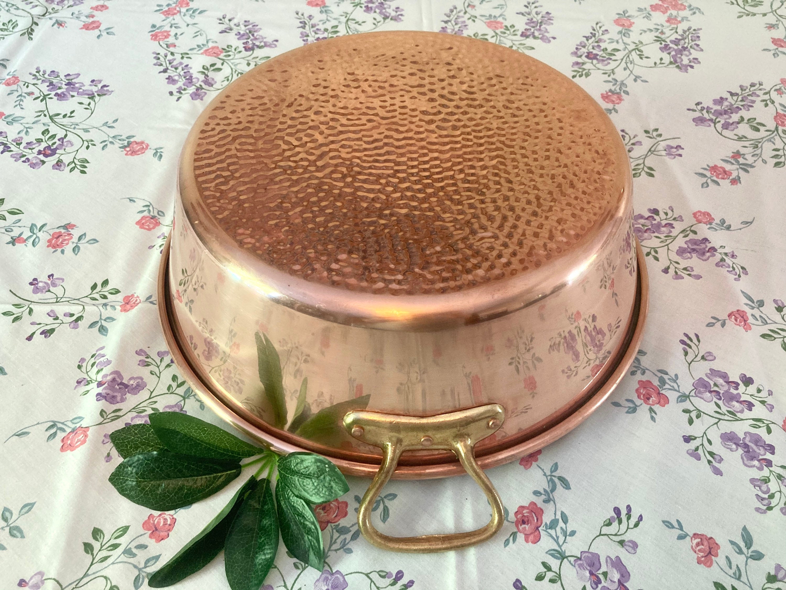 Grand Bassin de Cuivre Martelé avec Poignées en Laiton à Lèvres Bouclées et Rivets Paris, France #g-