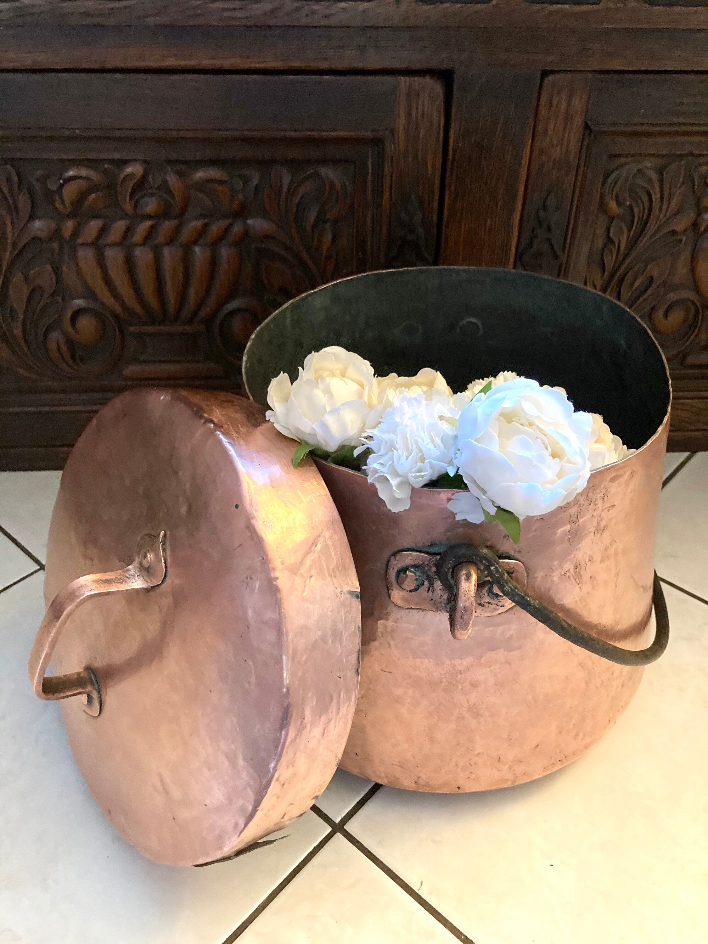 1800's Français Antique Solid Copper Braiser Open Fire Lid Set Pot Planter Hearts Hammered Paris, Fr